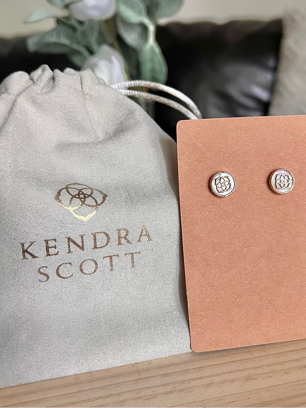 Kendra Scott Coin Stamped Dira studs